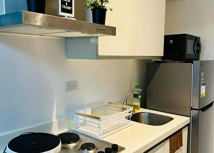 Hotel Cozy Staycation Manila